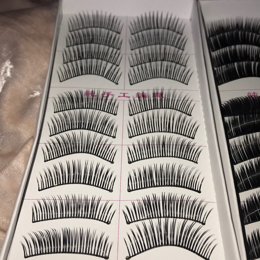 Lashes - Picture 2 of 5